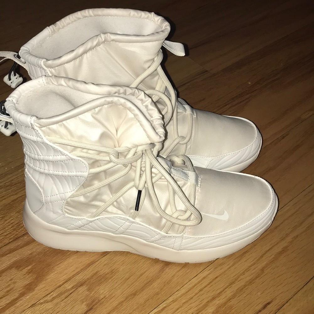 Nike tanjun high rise sneakers